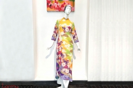 Vietnamese long dress printed with flowers